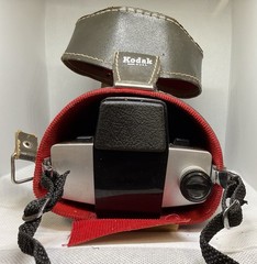 Kodak XL55 Super 8 Zoom Reflex Movie Camera Black w/ Case & Strap