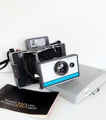 Vintage Polaroid Automatic 210 Land Camera with Case and Manual