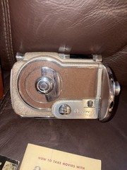VINTAGE REVERE MAGAZINE 16 mm MOVIE CAMERA MODEL 26 W/ ORIGINAL BOX