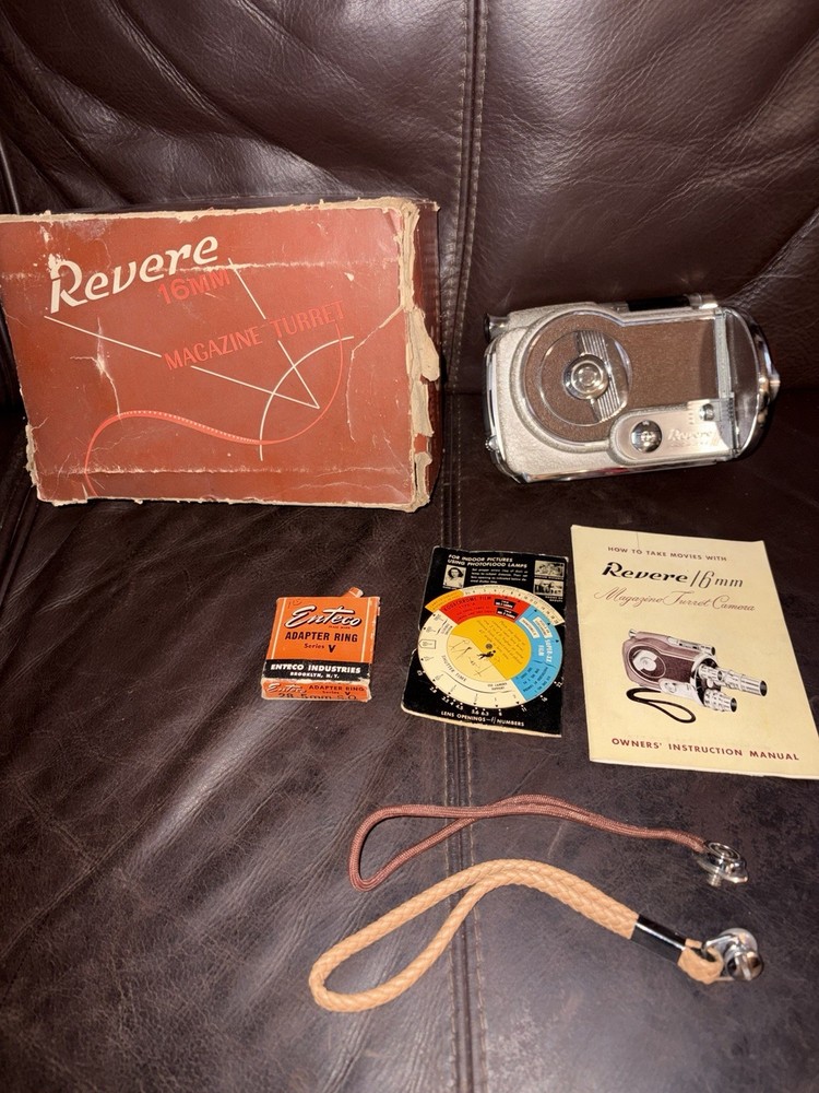 VINTAGE REVERE MAGAZINE 16 mm MOVIE CAMERA MODEL 26 W/ ORIGINAL BOX