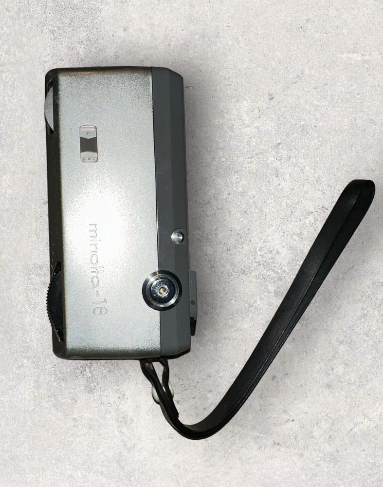 Minolta 16EE-II Vintage “Spy Camera” Made in Japan 10×14 Rokkor 28/25