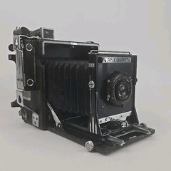 Graflex Speed Graphic 4×5 127mm f4.7 Lens W/Case & 8 Film Holders & Polaroid Bk.