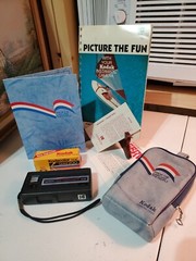 VINTAGE KODAK TELE-INSTAMATIC 608 CAMERA 1970s w/ Case, Film And Manual
