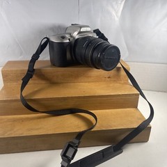 VINTAGE Minota QT Si Maxxum Camera w Extra Quantaray Filter WORKS