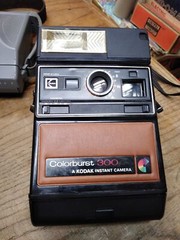 Vtg Kodak Colorburst 300 Instant Film Camera with Flash Looks Good!