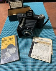 Vintage KODAK JUNIOR SIX – 20 Series III camera in original box