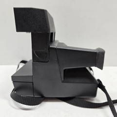 Vintage POLAROID Sun 660 Autofocus Instant Camera W/ Strap