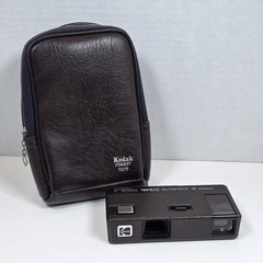 Kodak Trimlite Instamatic 18 Camera With Kodak Pocket Tote