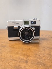 Vintage Petri Racer 35mm Camera with Leather Case and Shoulder Strap (UNTESTED)