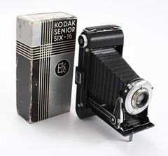 KODAK SENIOR SIX-16, 130/6.3 K.A. (SOME HAZE), BOXED, STIFF FOCUS/cks/201407
