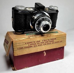 Vintage Spartus 35F Model 400 35mm Camera F7.7 Achromat Lens Original Box