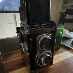 Ciro-flex TLR Twin Lens Reflex 120 Film Camera, Brown Leather Case is damaged