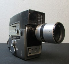 UNTESTED Revere 8mm Eye-Matic Model 143 Power Zoom Camera w/f1.8 Raptar Lens A12