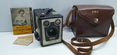 Kodak Brownie Six-20 Model D Film Camera Vintage Case & Instructions For Display