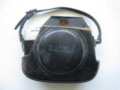 Petri 7 S Circle Eye System 35mm Camera with Leather Case and Strap UNTESTED VTG
