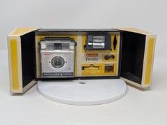 Kodak Brownie Fiesta Camera Outfit No. 181J In Original Box – with bulbs