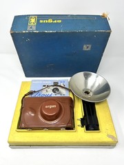 Vtg Argus C3 Brick Rangefinder 35mm Film Camera w/Case & Flash In Original Box