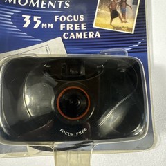 NEW Special Moments 650-PC 35mm Focus Free Point and Shoot Camera Black