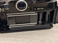 VINTAGE CANON F-1 CAMERA 651118 BLACK JAPAN w/ CANON FD 50mm LENS & Strap