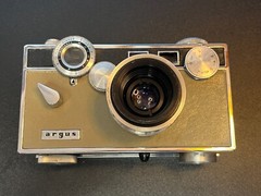 Argus C3 Rangefinder 35mm Camera IN GOOD USED COND. 0424N CX