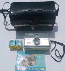 Vintage 1960s Kodak Hawkeye Instamatic R4 Film Camera Untested (Case Broken)