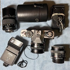 Minolta XG 9 bundle with Silver SLR Camera w/ Vivitar Lens & Vivitar Flash 2000