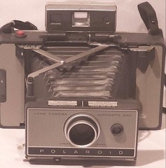 Vintage Polaroid 230 Land Camera 1960s w/Cold Clip Good condition Not Tested
