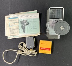8MM Mansfield Holiday CE-1 Zoom EE Automatic Windup Movie Camera