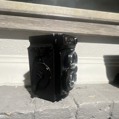 Yashica Mat-124G Black TLR Twin Lens Reflex 120 Film Medium Format Camera