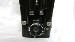 VINTAGE 1940s KODAK BROWNIE FLASH SIX 20 CAMERA w/ FLASH & BULB & HANDLE