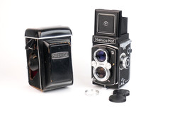 Yashica Mat TLR camera #MT1060461 Yashinon f/3.5 – 80mm lens.