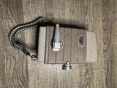 1 Vintage Bell & Howell 8mm Movie Camera w/ Original Leather Case–Untested-Nice
