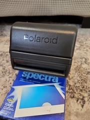 Vintage Polaroid One Step 600 Instant Film Camera W/insta Film