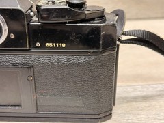 VINTAGE CANON F-1 CAMERA 651118 BLACK JAPAN w/ CANON FD 50mm LENS & Strap