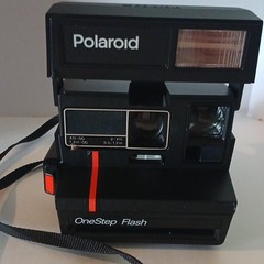 Polaroid OneStep Flash Instant Camera Black w/ Manual & Accessory Gift Catalog