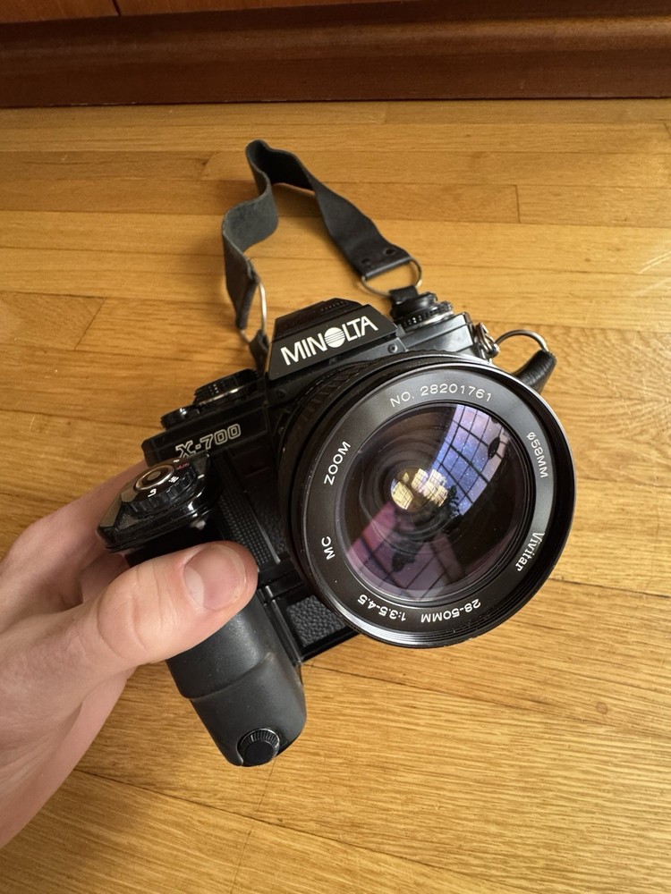 Minolta X-700 Black SLR Film Camera Motor Drive Vivitar 28-50mm f/3.5-4.5 Lens