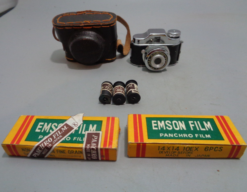 Vintage Arrow Camera with Leather Case & 2 Boxes Film (3 Rolls Included)
