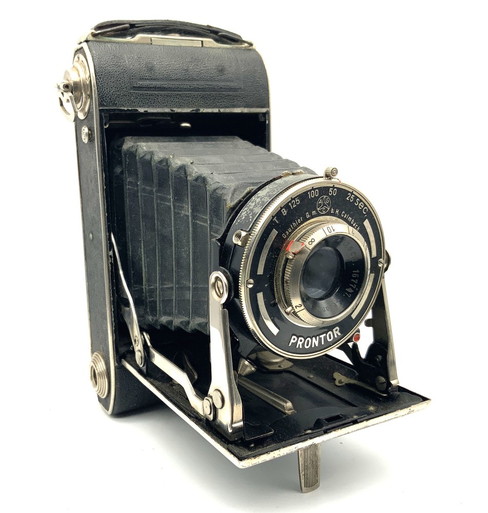 Folding Camera With Zecanar Anastigmat 10.5Cm 1:6.3 Analog Camera