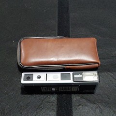Minolta Pocket Autopak 450E 110 Film Camera Black Silver with Case