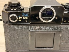 VINTAGE CANON F-1 CAMERA 651118 BLACK JAPAN w/ CANON FD 50mm LENS & Strap