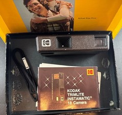 Kodak Trimlite Instamatic 18 Vintage Camera W/Original Box Untested