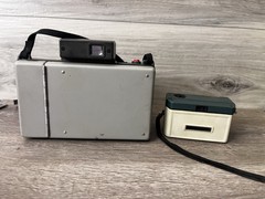 Vintage Camera Lot Polaroid Land Camera 210 Kodak Hawkeye Instamatic R4