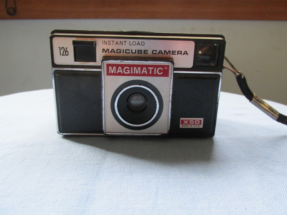 Magimatic Instant Load Magic Cube Camera X50 – 126 Vintage – Untested As Is