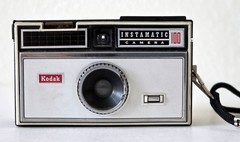 Kodak Instamatic 100 126mm Film Camera – Vintage 1960s Collectible