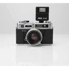 Yashica Electro 35 G Rangefinder Camera 45mm f1.7 Lens Focal M-100 Flash Vintage