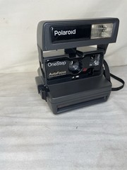 Vintage Polaroid One Step Auto Focus Instant Camera 600 Film with Strap UNTESTED