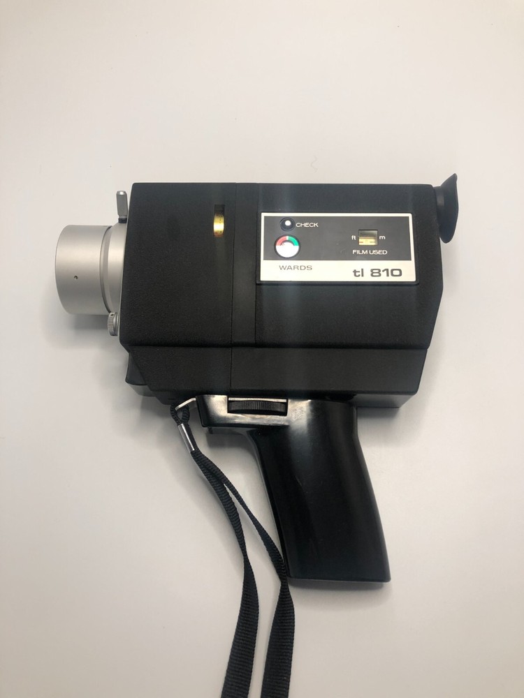 VINTAGE WARDS TL 810 Montgomery CAMERA 8MM FILM FOR PARTS OR REPAIR SOLD AS IS