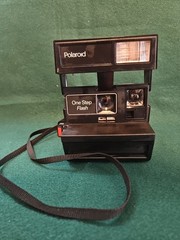 Pair Vintage 70s 80s Polaroid One Step 600 Land Colour Swinger Cameras Straps
