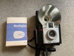 Brownie Starflash Camera Untested Vtg Eastman Kodak 9 Loose Flash Bulbs See Pics