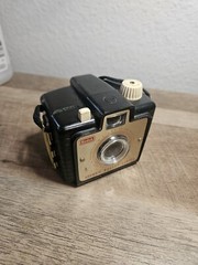 (Vintage) Kodak Brownie Bullet Compact 127 Film Camera 35mm Black Rotary Shutter